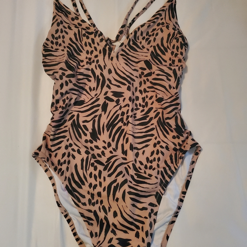 XL (10-12) one piece swim, high leg